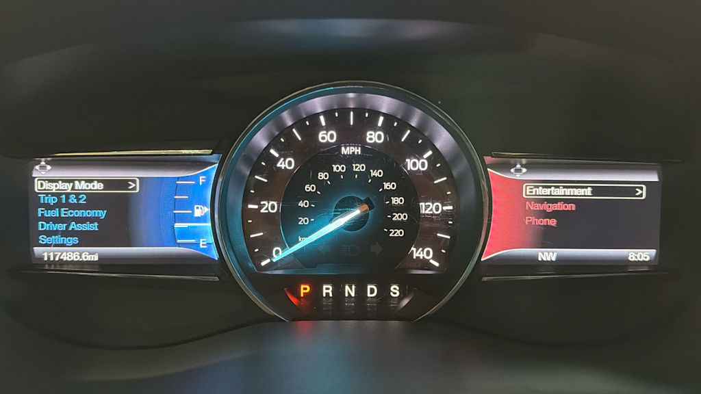 Thumbnail: 2016 Ford Explorer - 17