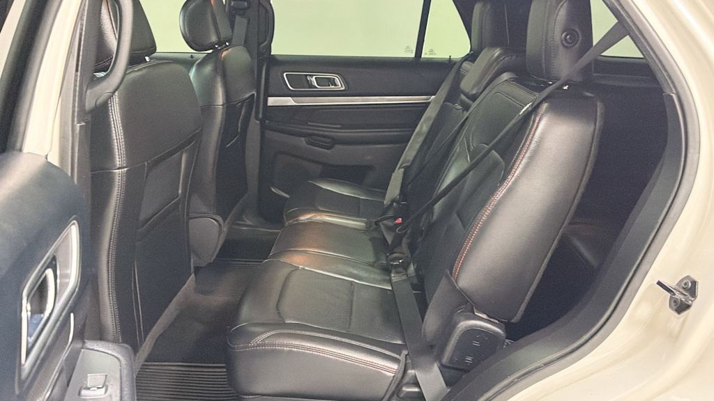 Thumbnail: 2016 Ford Explorer - 13