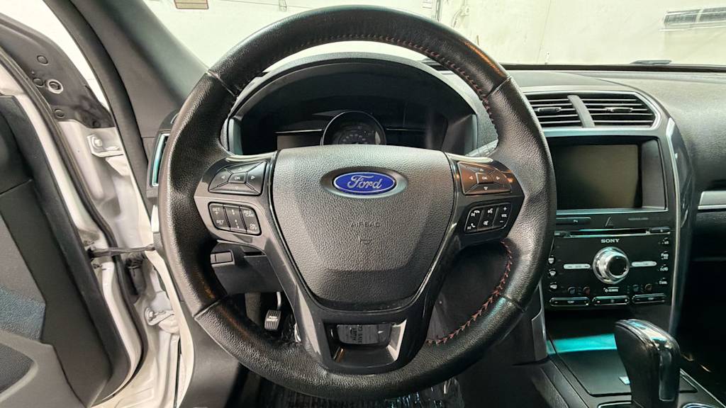 Thumbnail: 2016 Ford Explorer - 10