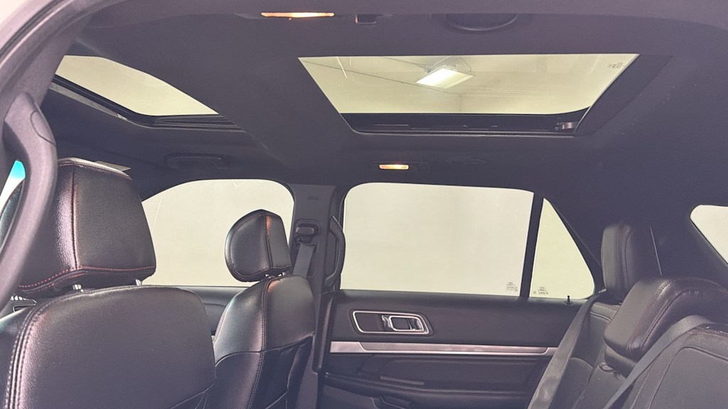 Thumbnail: 2016 Ford Explorer - 30
