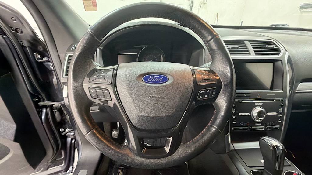 Thumbnail: 2017 Ford Explorer - 9