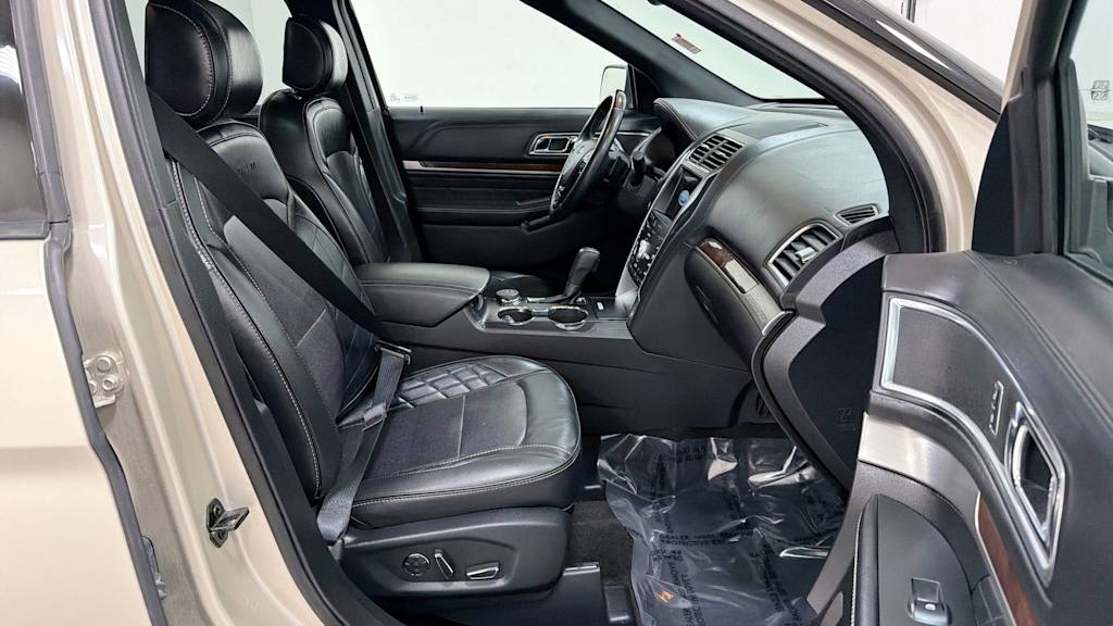Thumbnail: 2017 Ford Explorer - 33