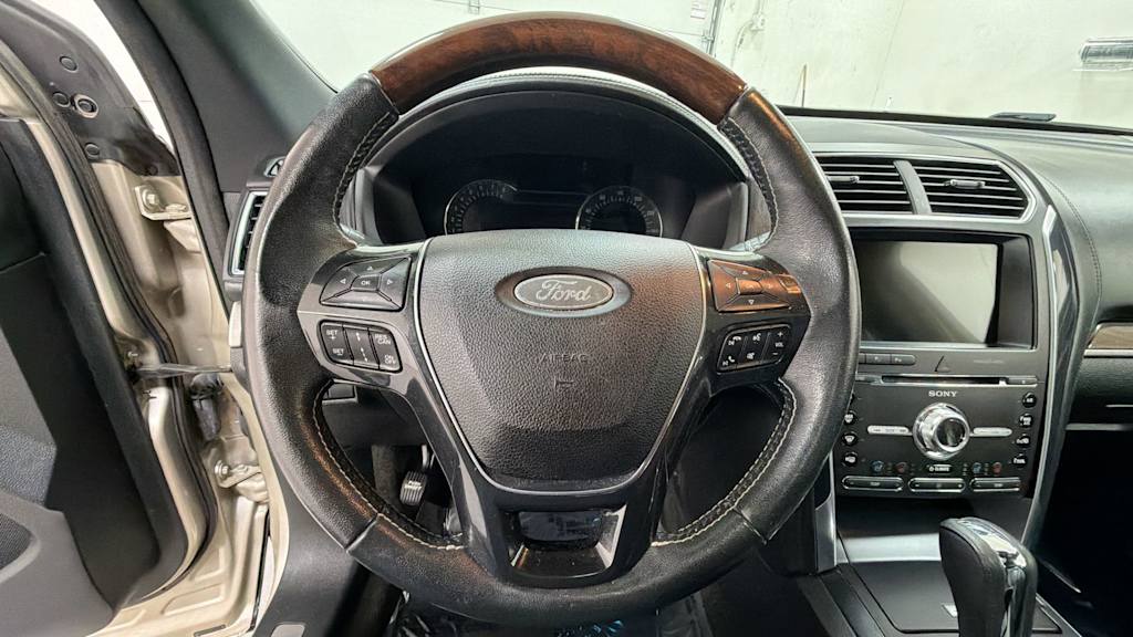 Thumbnail: 2017 Ford Explorer - 10