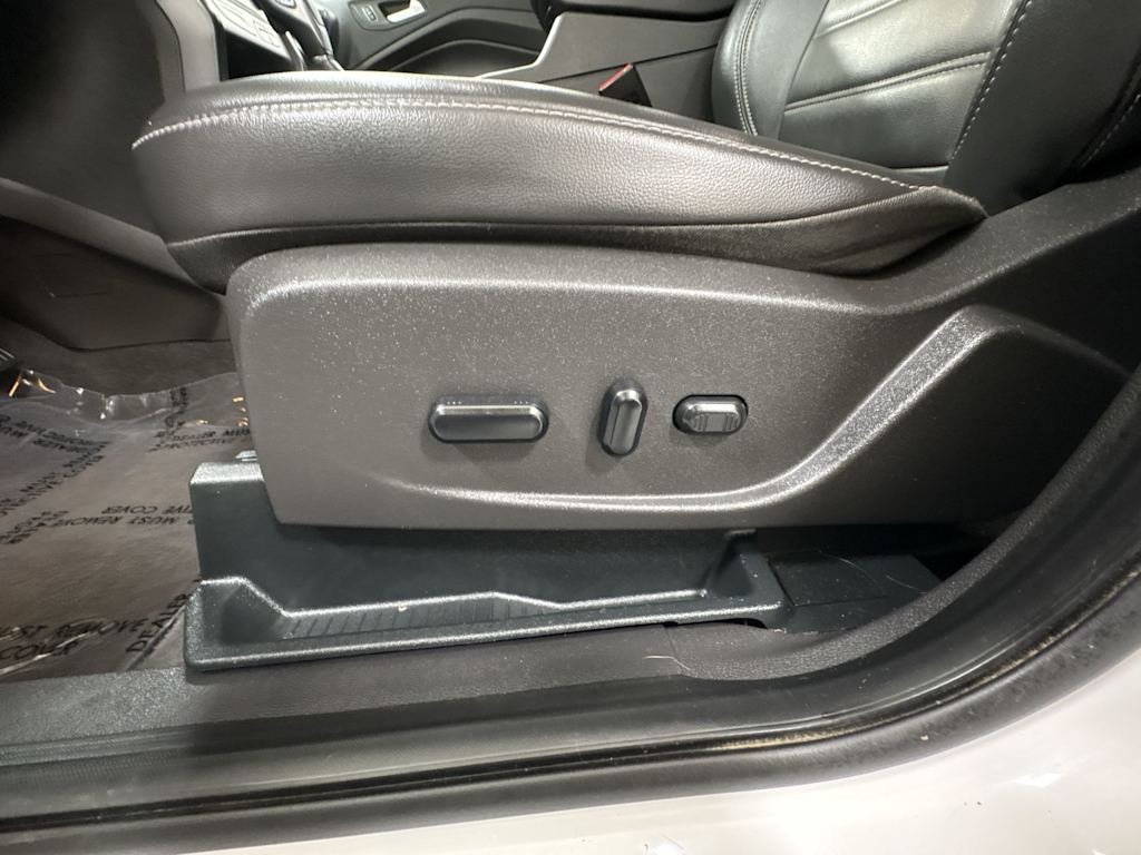 Thumbnail: 2019 Ford Escape - 25