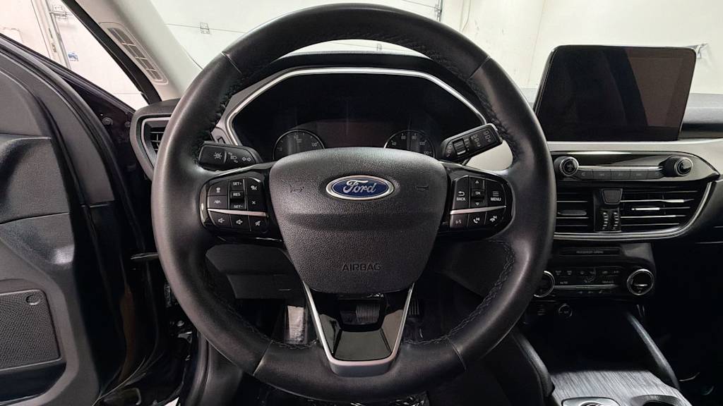 Thumbnail: 2021 Ford Escape - 9