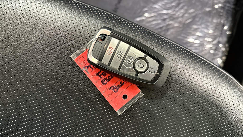 Thumbnail: 2021 Ford Escape - 18