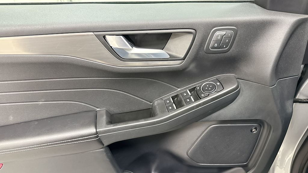 Thumbnail: 2021 Ford Escape - 25