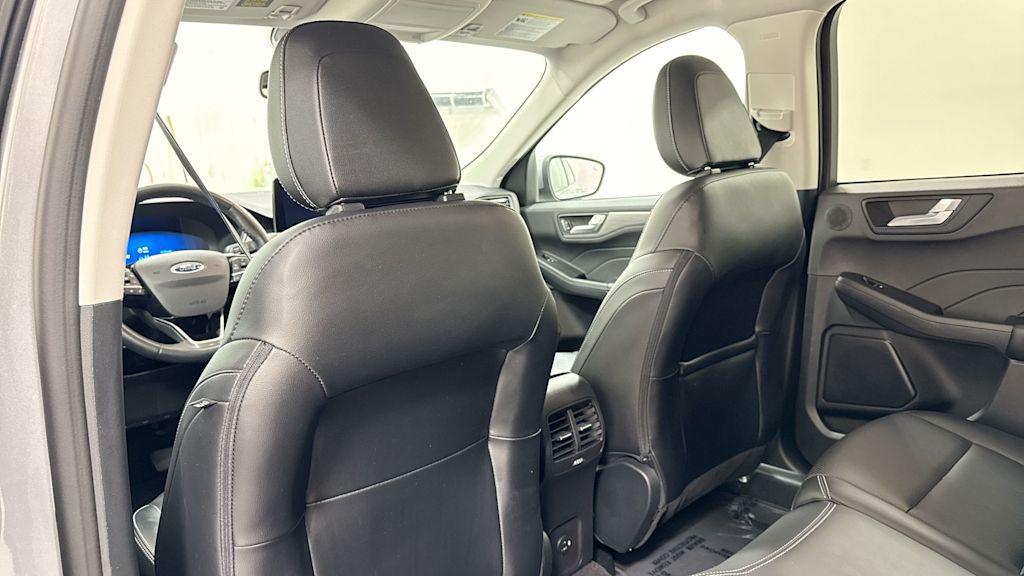 Thumbnail: 2021 Ford Escape - 31