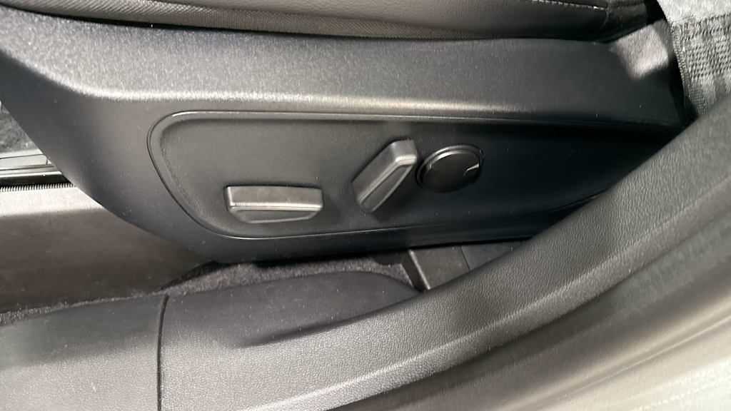 Thumbnail: 2021 Ford Escape - 24