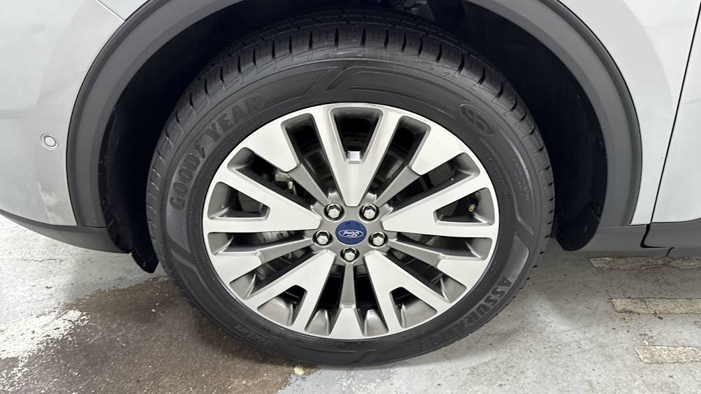 Thumbnail: 2021 Ford Escape - 8