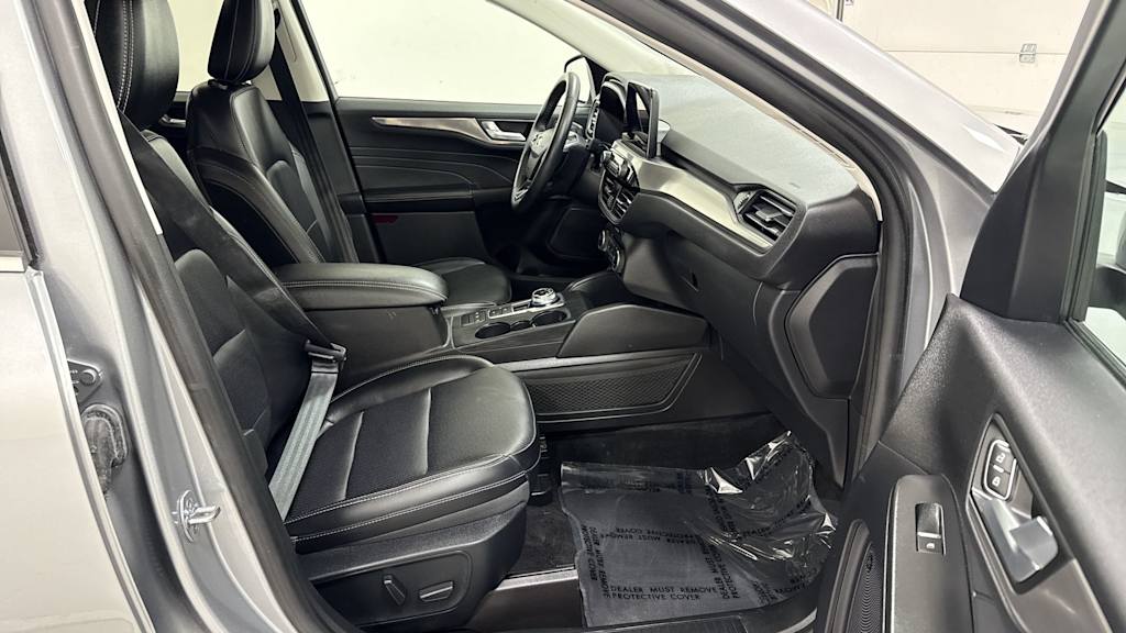 Thumbnail: 2021 Ford Escape - 31