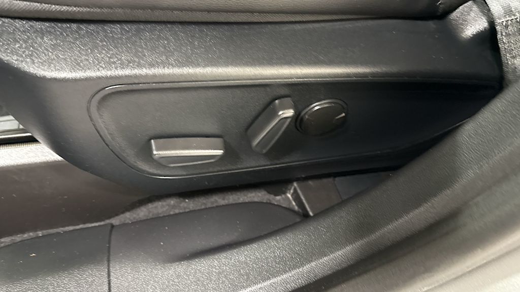 Thumbnail: 2021 Ford Escape - 25