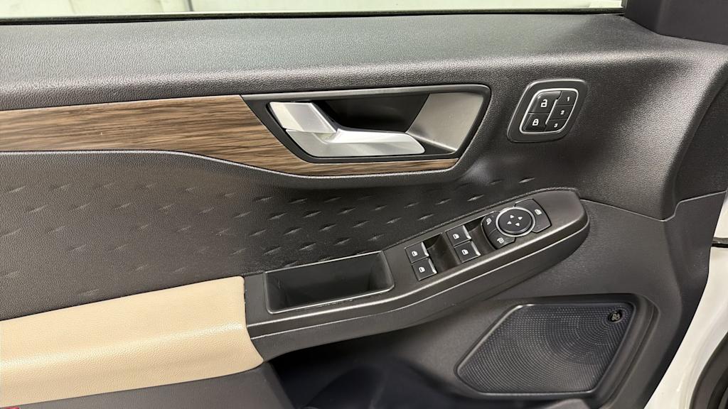 Thumbnail: 2020 Ford Escape - 25