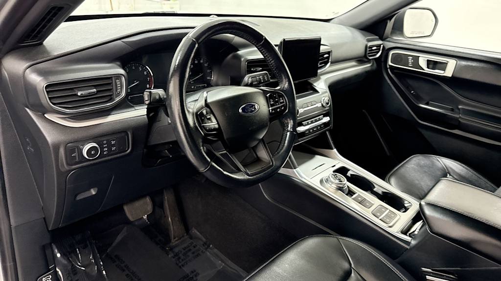 2020 Ford Explorer XLT 2