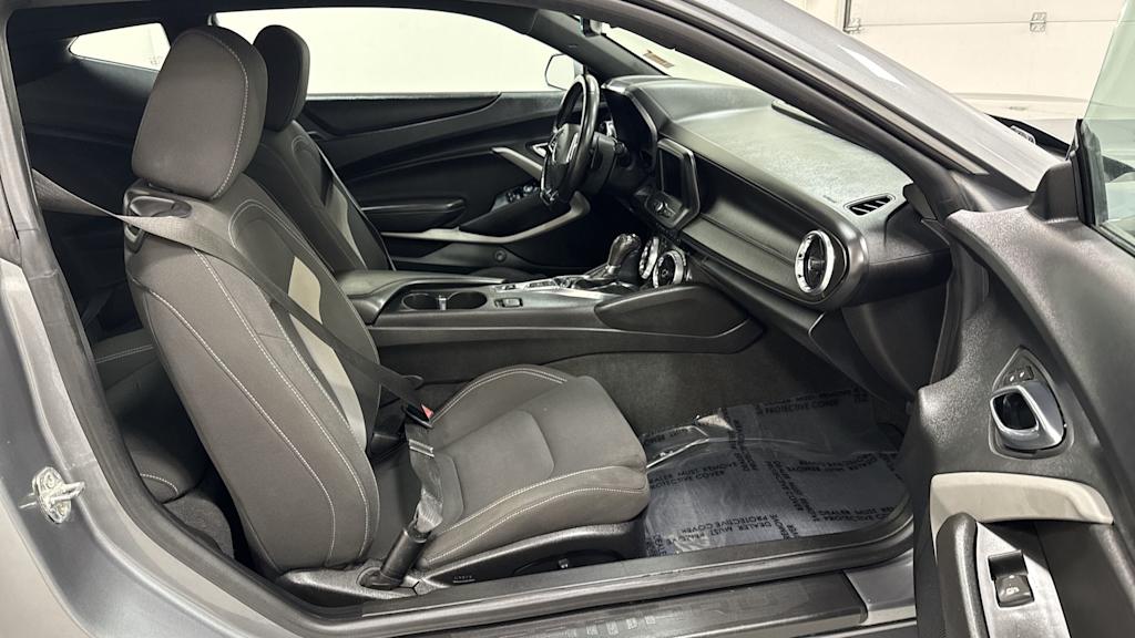 Thumbnail: 2020 Chevrolet Camaro - 31