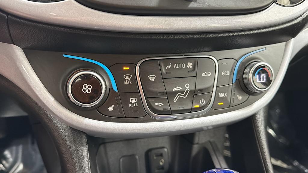Thumbnail: 2018 Chevrolet Volt - 29