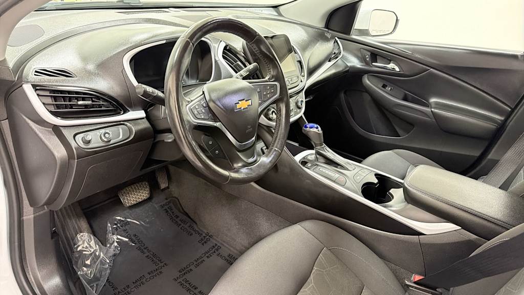 Thumbnail: 2018 Chevrolet Volt - 2