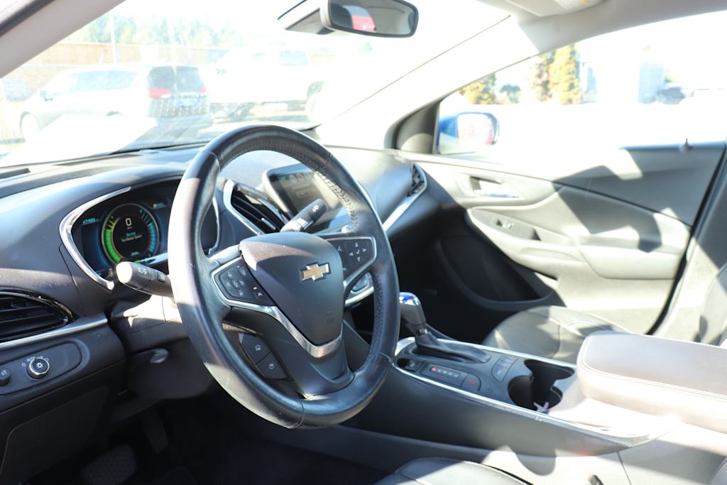 Thumbnail: 2016 Chevrolet Volt - 2