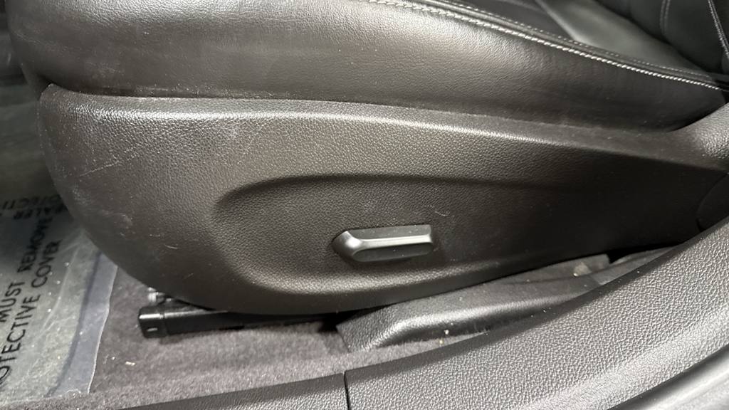 Thumbnail: 2012 Buick Verano - 25