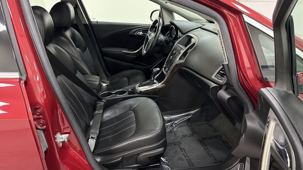 Thumbnail: 2012 Buick Verano - 31