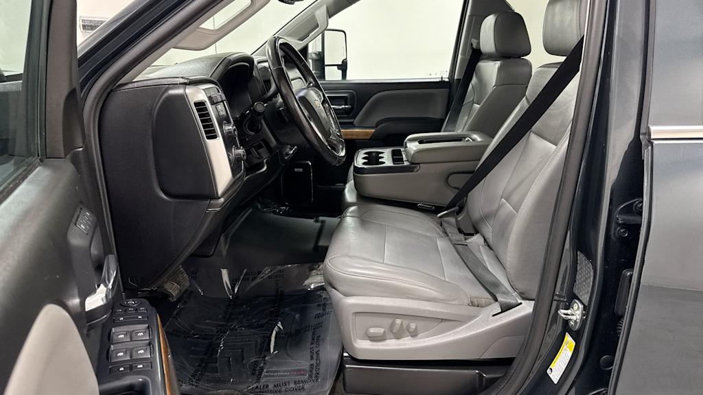2018 Chevrolet Silverado 3500 LTZ 11