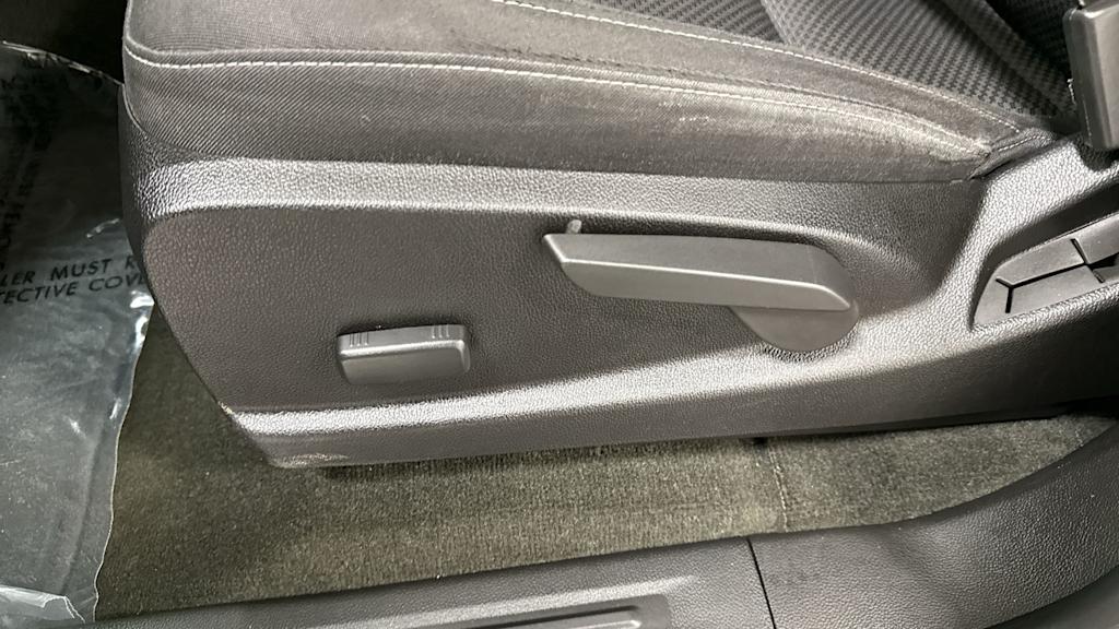 Thumbnail: 2015 Chevrolet Colorado - 25