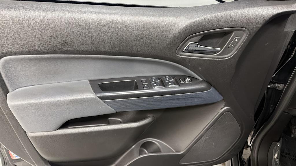 Thumbnail: 2018 Chevrolet Colorado - 26