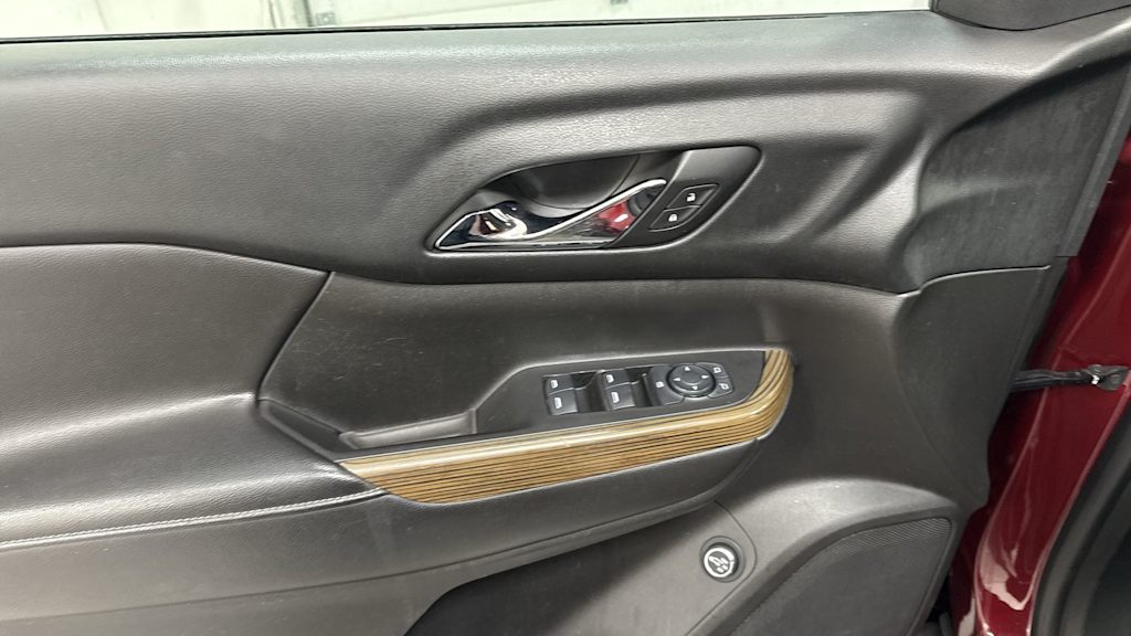 Thumbnail: 2017 GMC Acadia - 25