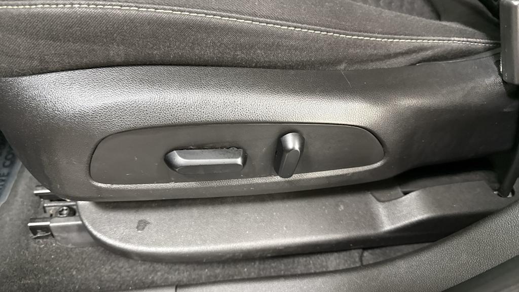 Thumbnail: 2017 GMC Acadia - 24