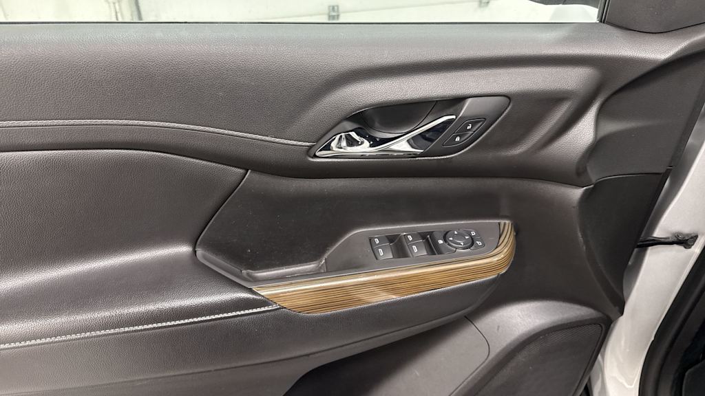 Thumbnail: 2019 GMC Acadia - 26