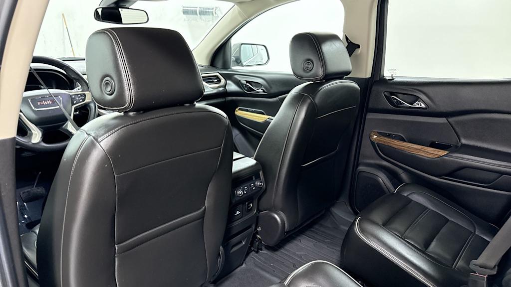 2017 GMC Acadia Denali 31