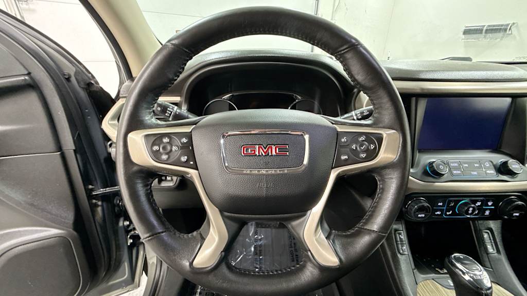 2017 GMC Acadia Denali 9