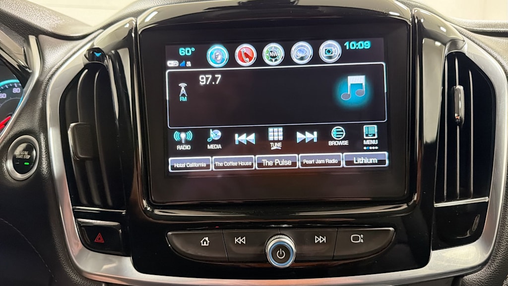 Thumbnail: 2019 Chevrolet Traverse - 16