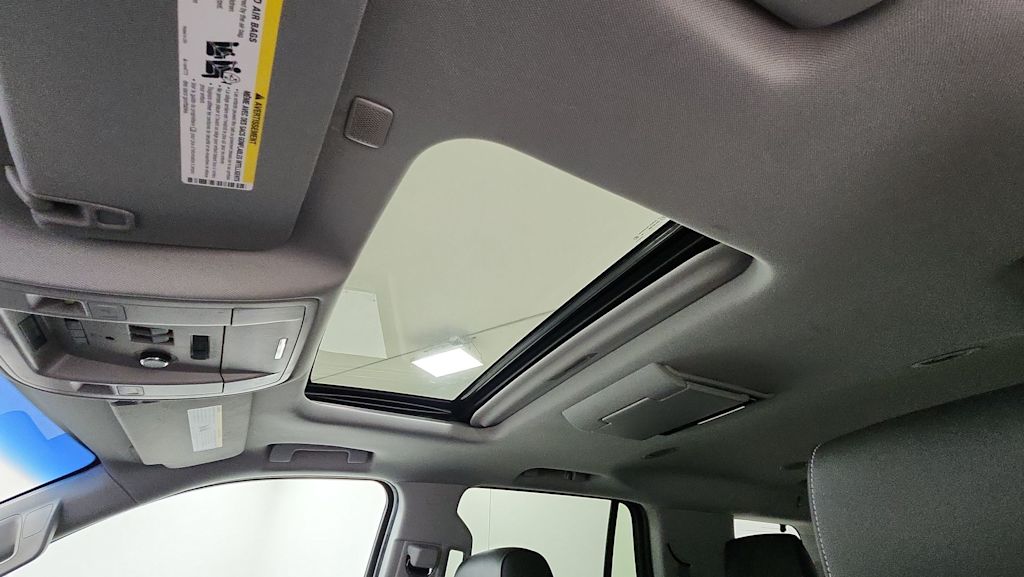 Thumbnail: 2017 Chevrolet Tahoe - 31