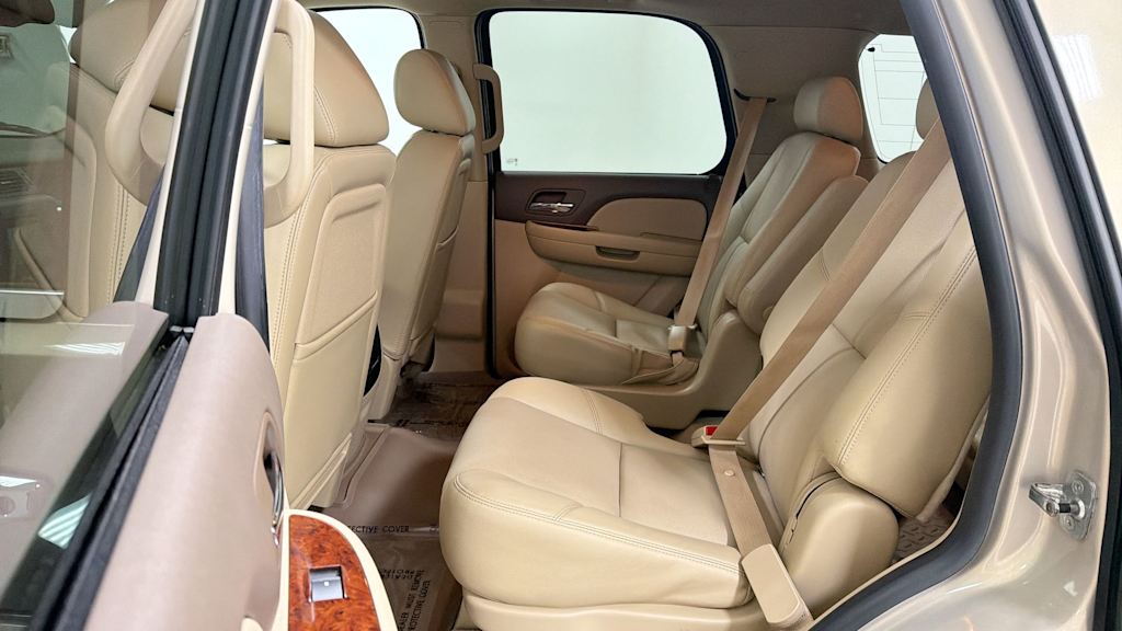 Thumbnail: 2010 Chevrolet Tahoe - 13