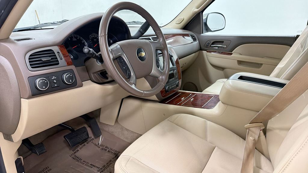 Thumbnail: 2010 Chevrolet Tahoe - 2