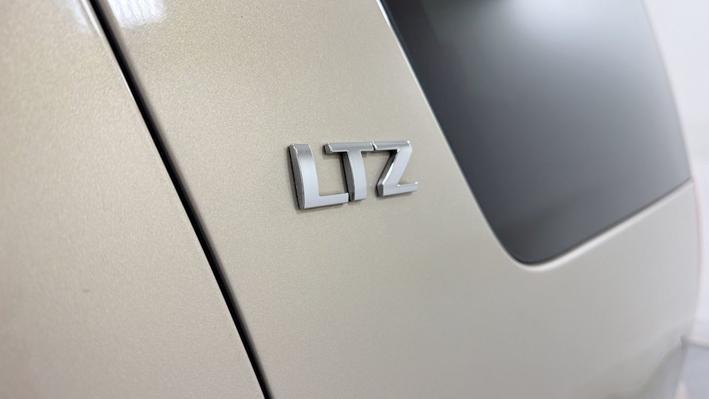 Thumbnail: 2010 Chevrolet Tahoe - 7
