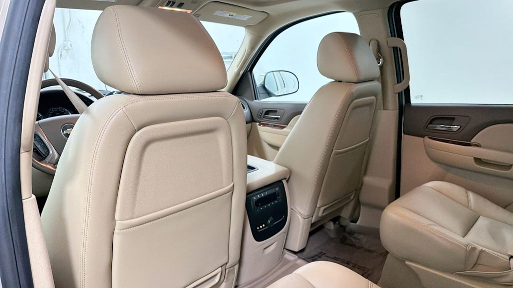 Thumbnail: 2010 Chevrolet Tahoe - 33