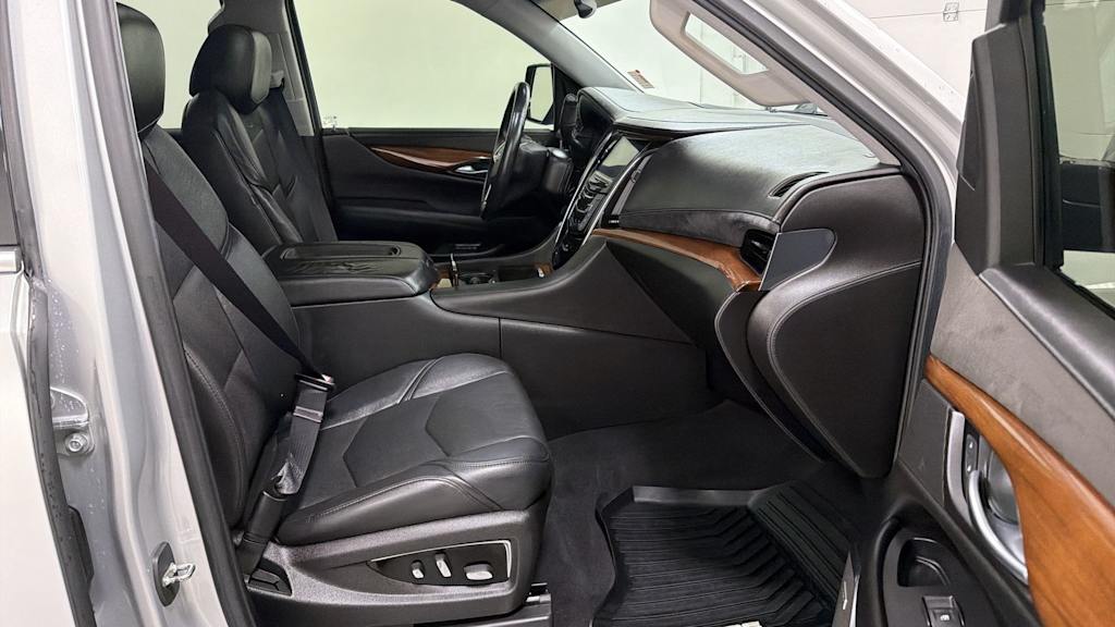 Thumbnail: 2016 Cadillac Escalade - 32