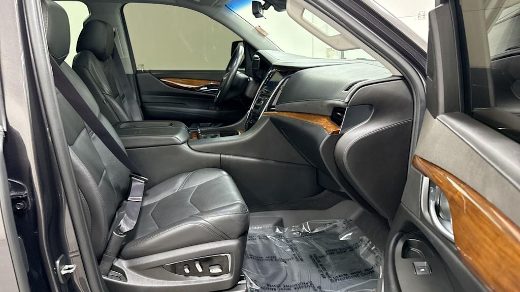 Thumbnail: 2017 Cadillac Escalade - 32