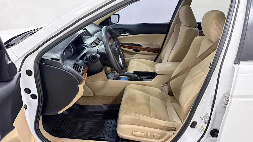 Thumbnail: 2012 Honda Accord - 10