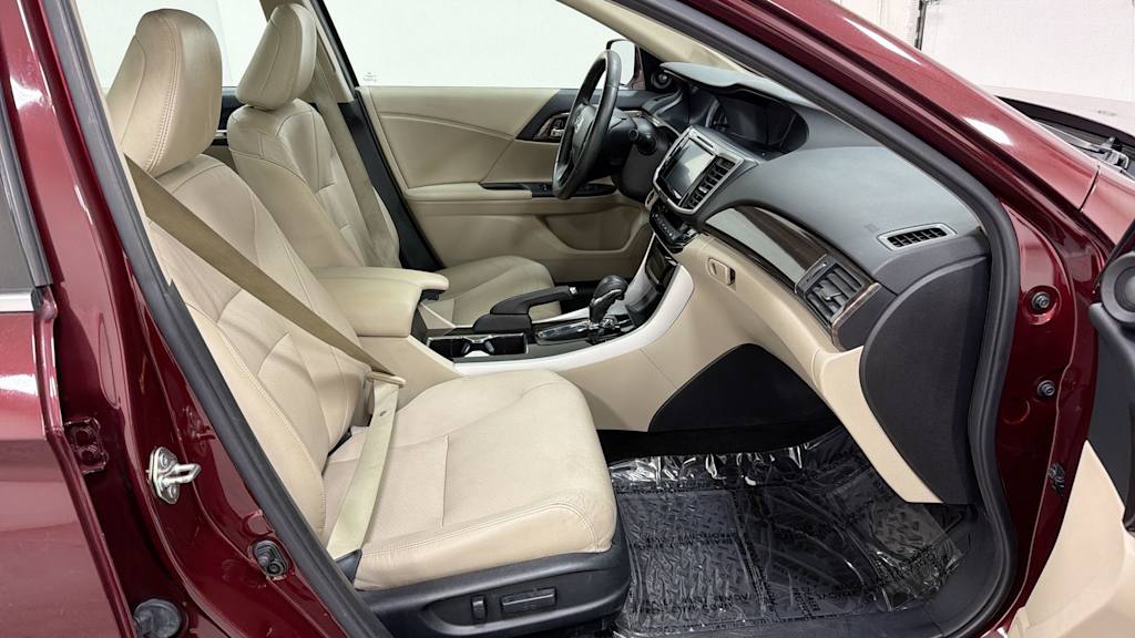 Thumbnail: 2017 Honda Accord - 32
