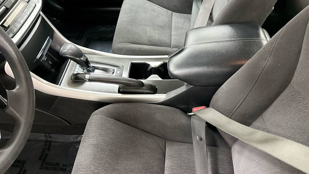 2015 Honda Accord Base 11