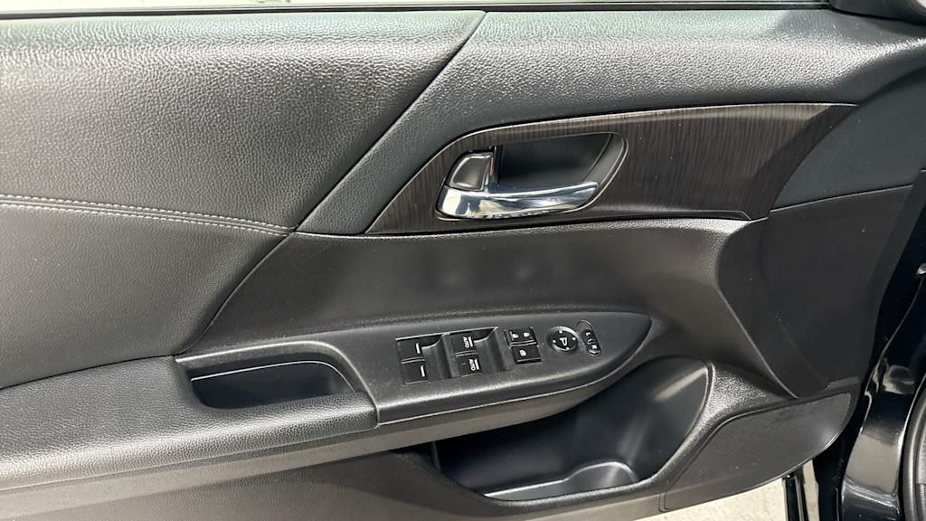 2015 Honda Accord Base 25