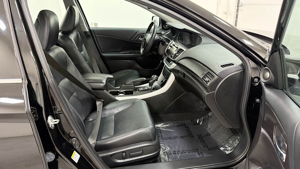 Thumbnail: 2015 Honda Accord - 31