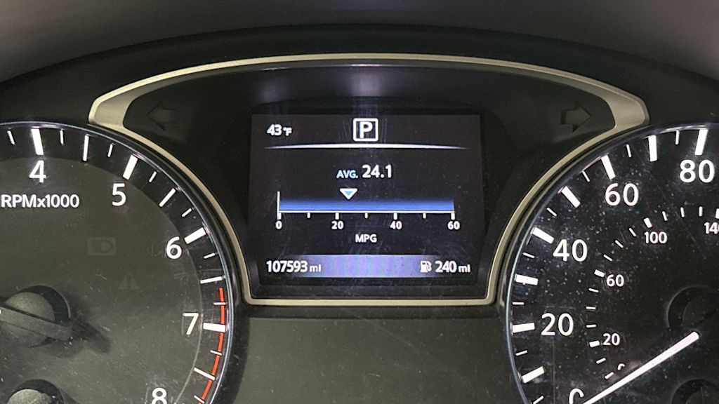 Thumbnail: 2017 Nissan Altima - 17