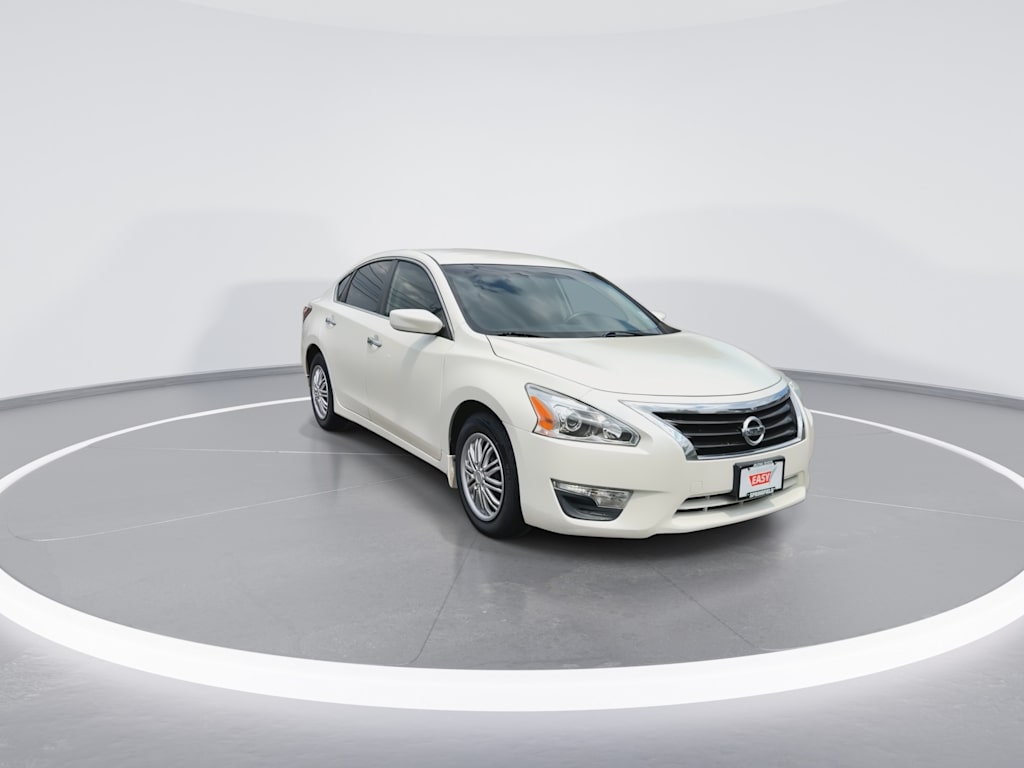 Thumbnail: 2015 Nissan Altima - 6