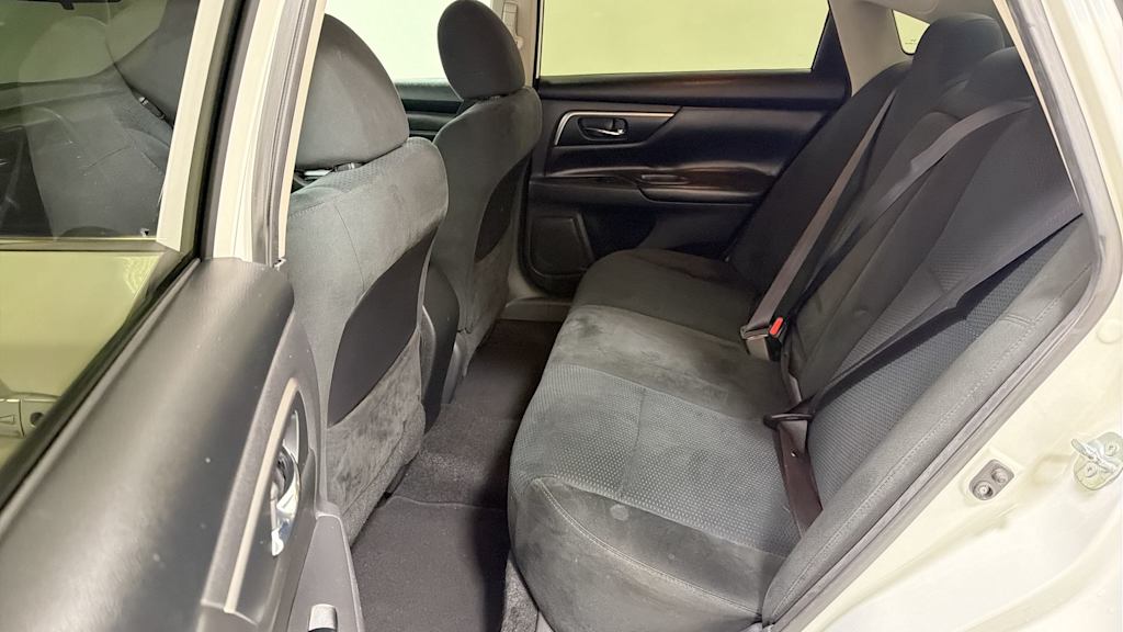 Thumbnail: 2015 Nissan Altima - 12