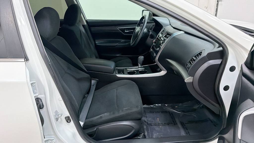 Thumbnail: 2015 Nissan Altima - 30