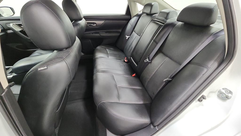 Thumbnail: 2015 Nissan Altima - 11